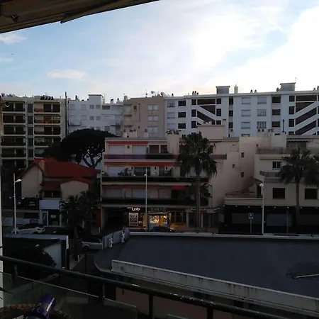Neuf Climatise Au Coeur De Juan-les-pins דירה