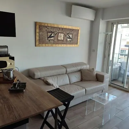 Neuf Climatise Au Coeur De Juan-les-pins Apartment *